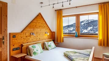 4 bedrooms, free WiFi, bed sheets