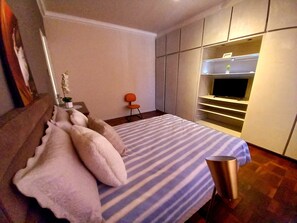 3 bedrooms, iron/ironing board, free WiFi, bed sheets