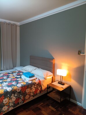 3 bedrooms, desk, iron/ironing board, free WiFi