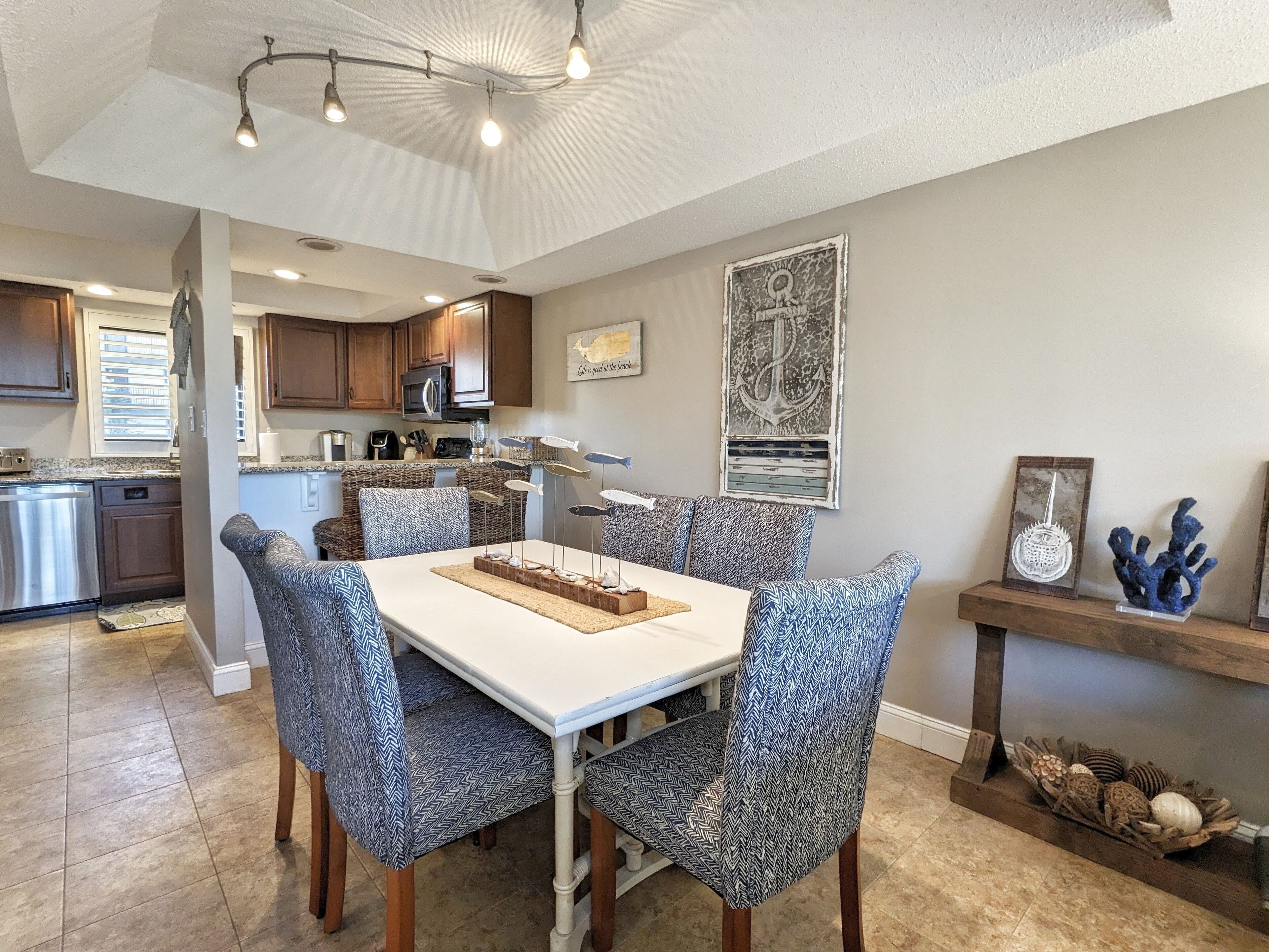 LR-324 Second Row Condo - North Litchfield Beach - Community Pool