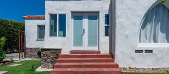 SDSU Modern Classic 3 bd 2 ba house