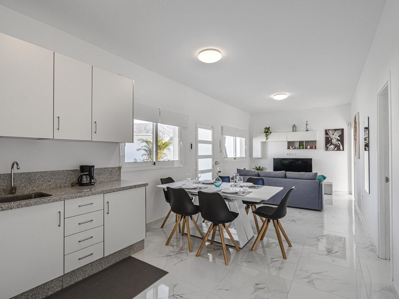 303 VILLA GARDEN HOUSE WITH POOL AND LARGE GARDEN