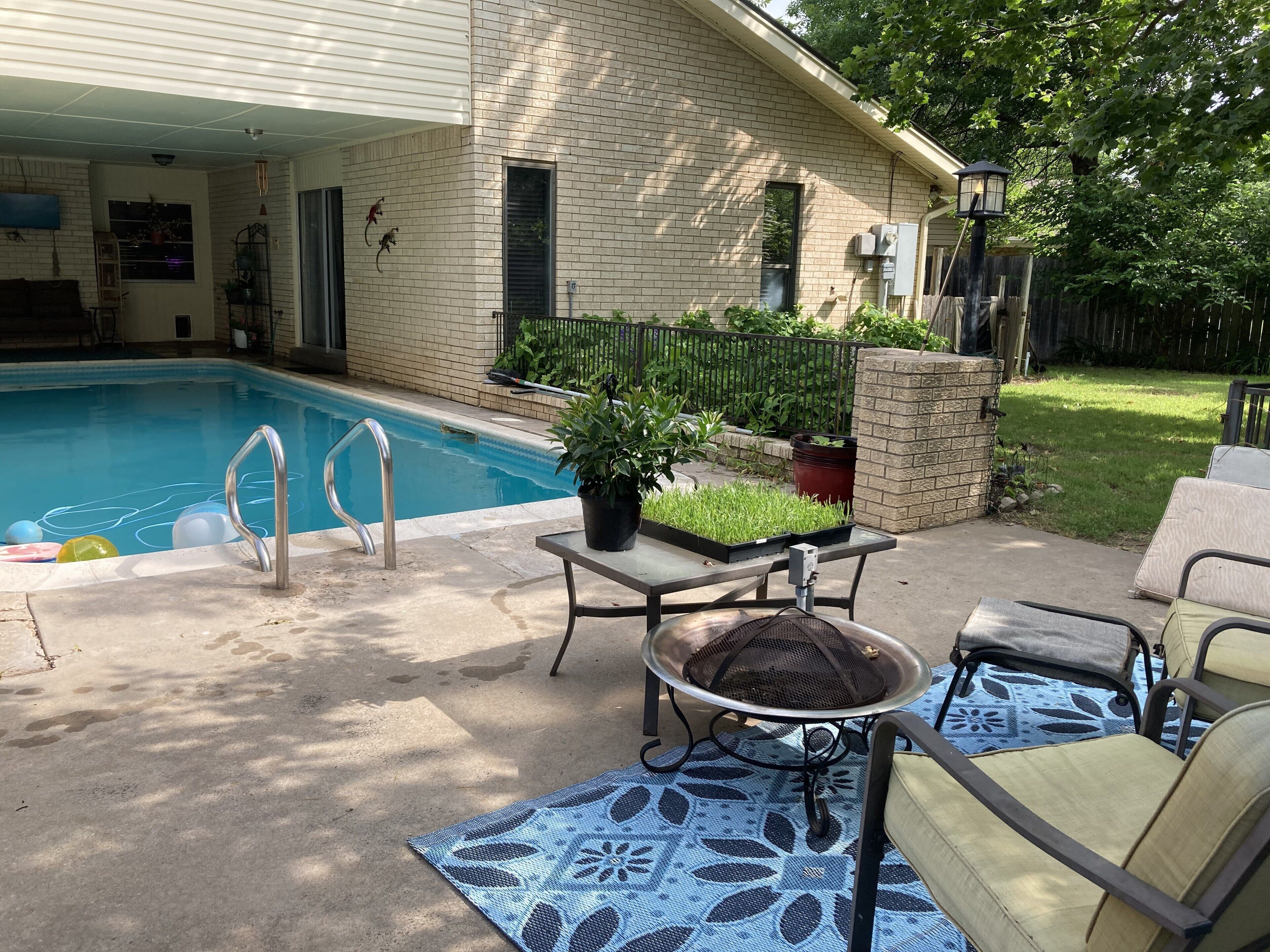 Summerlin Suite private entrance & pool! Must love dogs. 🐾