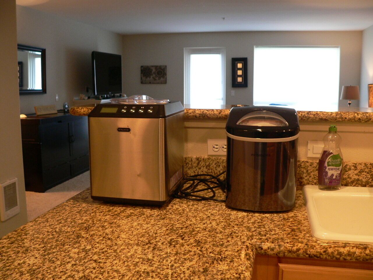 From the Heart*2 Bedroom~BEACH CONDO~Jetted Tub.