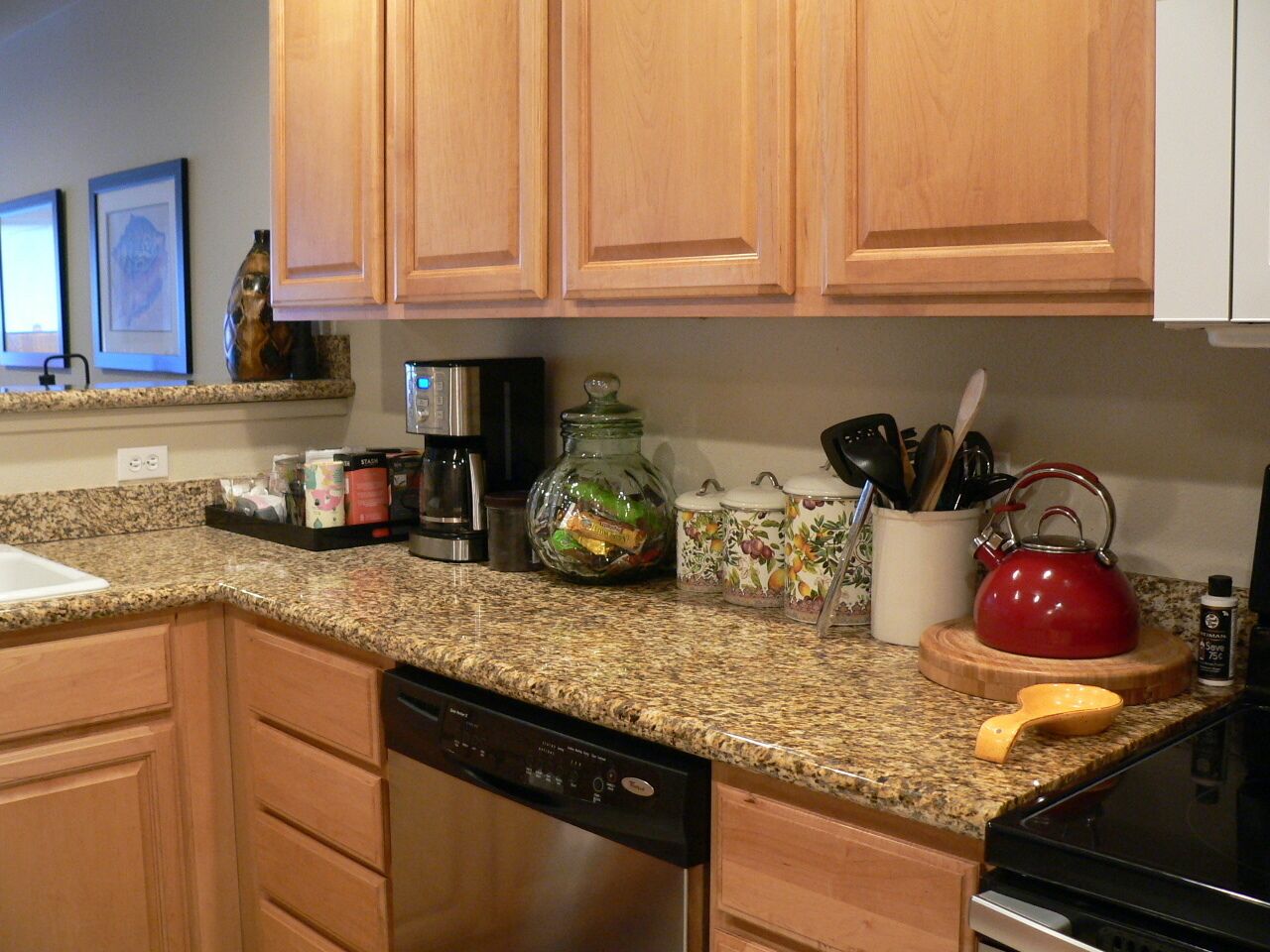 From the Heart*2 Bedroom~BEACH CONDO~Jetted Tub.