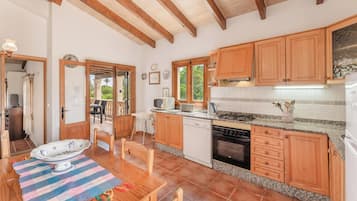 冰箱、微波炉、烤箱、炉灶