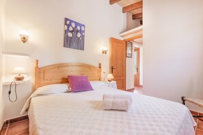 2 dormitoris, planxa i posts de planxar, wifi gratuïta i roba de llit 