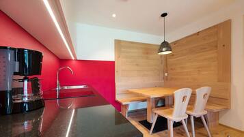 Kühlschrank, Herdplatte, Geschirrspüler