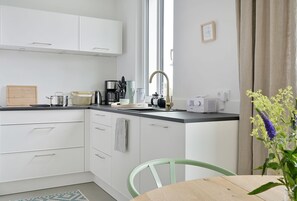 Køleskab, mikrobølgeovn, ovn, opvaskemaskine