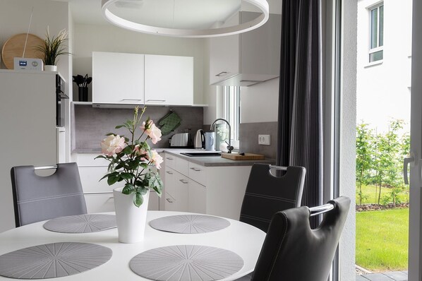 Fridge, microwave, oven, dishwasher - Kosi Zwei, Deutschland (Koserow)