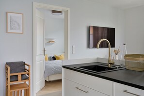 1 bedroom, in-room safe, desk, travel crib