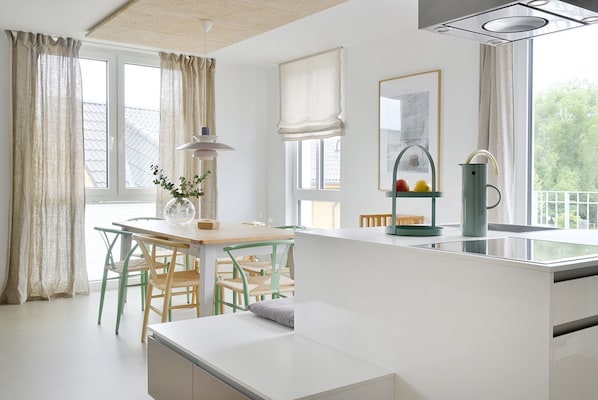 Køleskab, mikrobølgeovn, ovn, opvaskemaskine