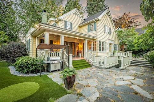 Vancouver Golf Villa | Private 4BR w Golf Practice | Pet Friendly