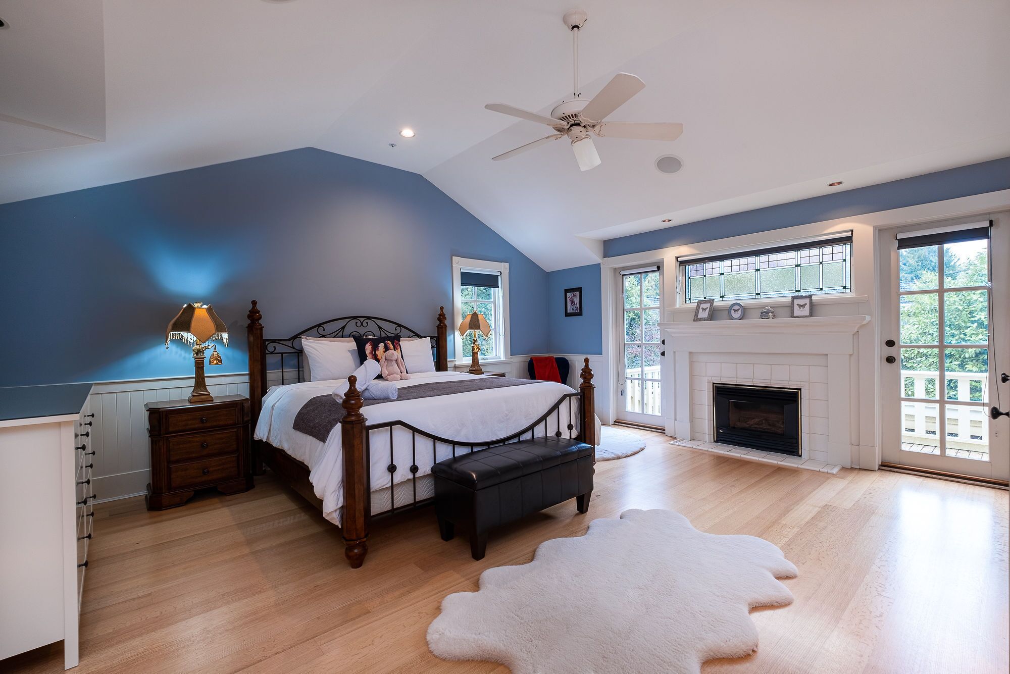 5 camere, una scrivania, ferro/asse da stiro, Wi-Fi gratuito