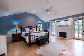 5 bedrooms, desk, iron/ironing board, free WiFi - Vancouver Golf Villa | Private 4BR w Golf Practice | Pet Friendly (Vancouver)