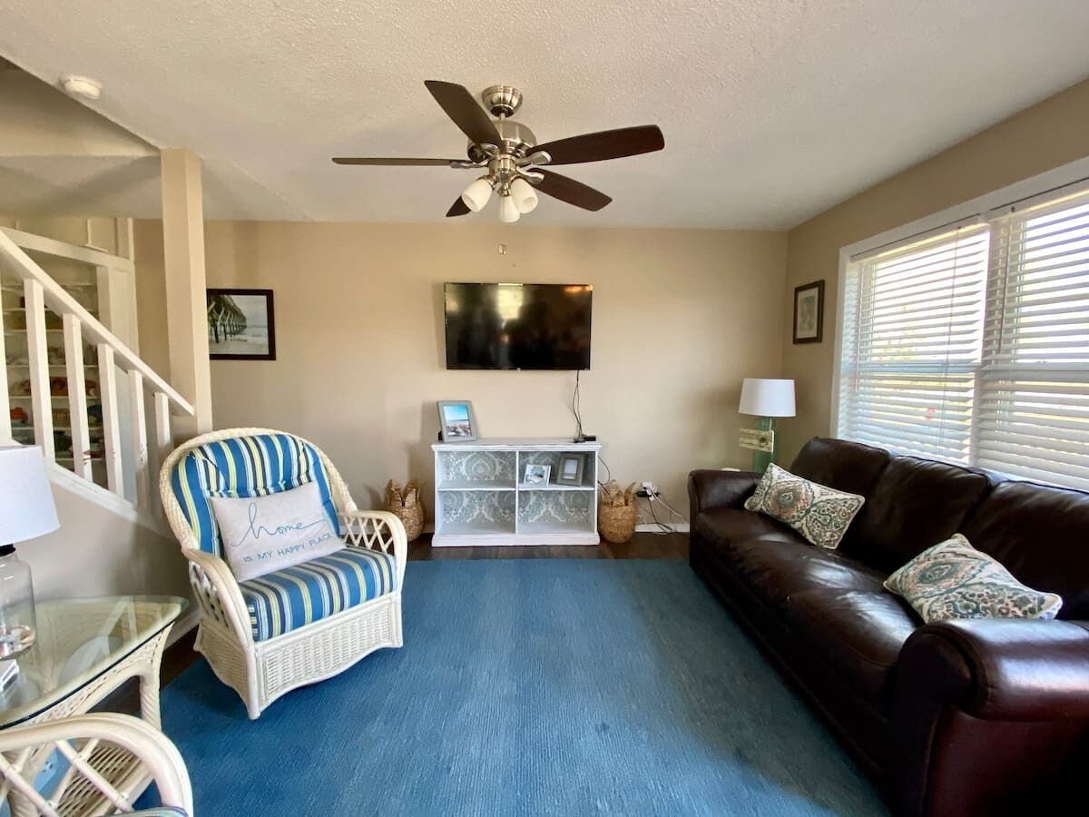 Welcome to Bahamian Rhapsody - Quiet West End, Cul-De-Sac, Pool, Walk to beach!