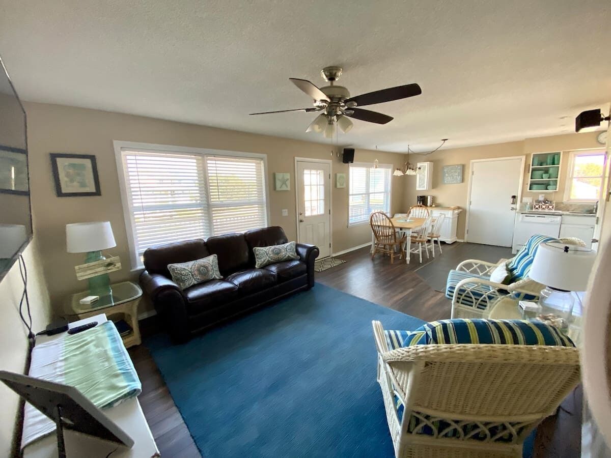 Welcome to Bahamian Rhapsody - Quiet West End, Cul-De-Sac, Pool, Walk to beach!