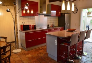 Réfrigérateur, micro-ondes, four, lave-vaisselle