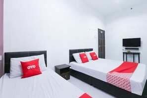 Deluxe Triple Room | Free WiFi, bed sheets - OYO 90274 Wadi Isfa Inn (Kota Bharu)