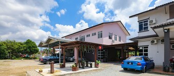 OYO 90274 Wadi Isfa Inn