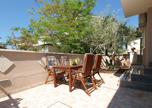 Outdoor dining - House 2087/39057 (Istria - Vinkuran), 500m from the beach (Vinkuran)