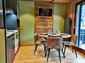 Dining - Renovated studio with kitchenette, balcony, and wifi (Les Gets)