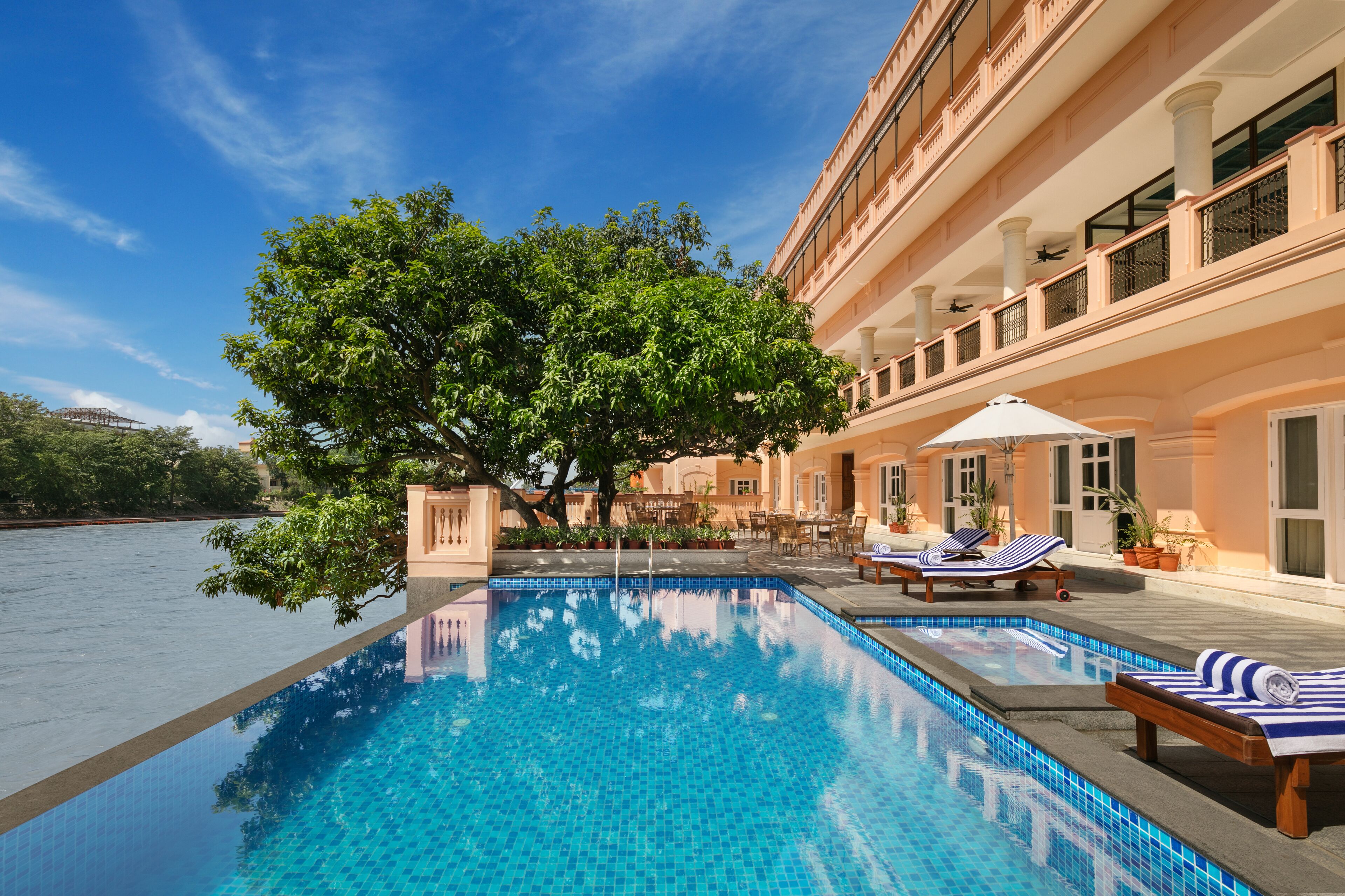 outdoor pool, pool umbrellas