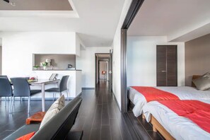 Apartment, Non Smoking | 3 bedrooms, iron/ironing board, free WiFi - Glitz (Otaru)