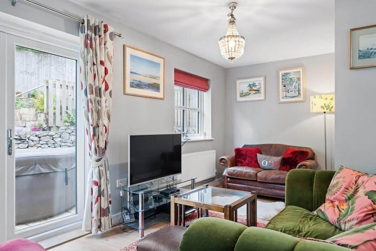 Modern Townhouse In Penryn With Private Parking - Falmouth