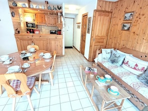 Dining - Spacious apartment with balcony and wifi in Les Gets center (Les Gets)