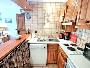 Frigorifero, microonde, forno, lavastoviglie