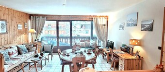 Spacious, Bright Apartment in Central Les Gets with Balcony and Ski Locker