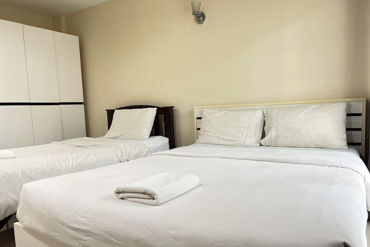 Family Room | Laptop workspace, rollaway beds, free WiFi, bed sheets
