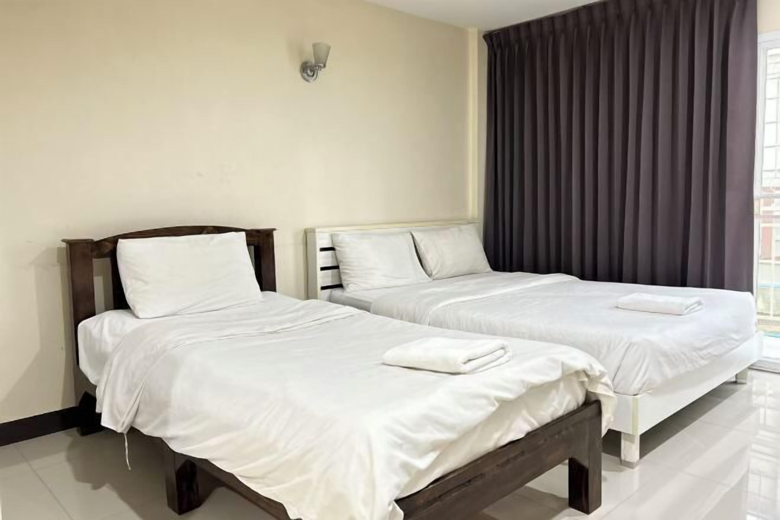 Laptop workspace, rollaway beds, free WiFi, bed sheets