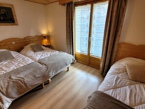 4 bedrooms, iron/ironing board, free WiFi - Spacious apartment 10 pers, ski-in ski-out, Les Gets, covered parking (Les Gets)