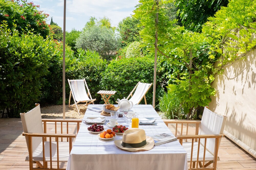 Les Canisses, gorgeous apartment, heart of Uzès.