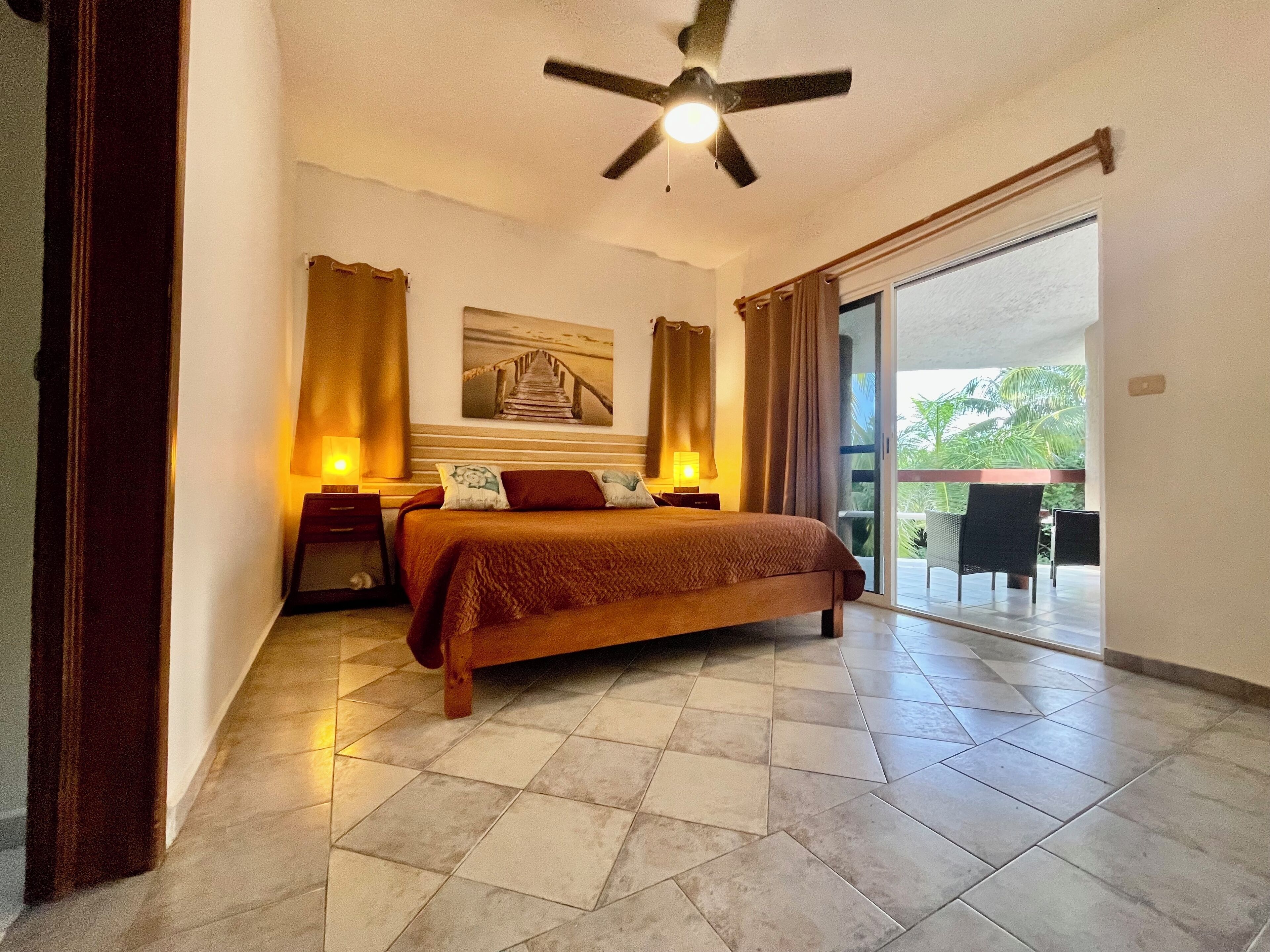 2 多间卧室、客房内保险箱、熨斗/熨衣板、免费 WiFi