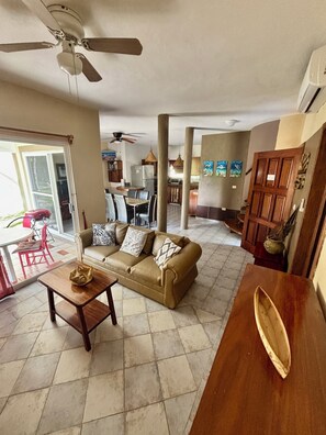 Smart TV, fireplace - Beautiful 2 Bdrs Villa with Pool,Private Beach,Wi-Fi, Kayaks, Manager, Chef . (Playa del Carmen)
