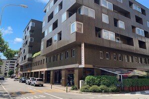 المنشأة من الخارج