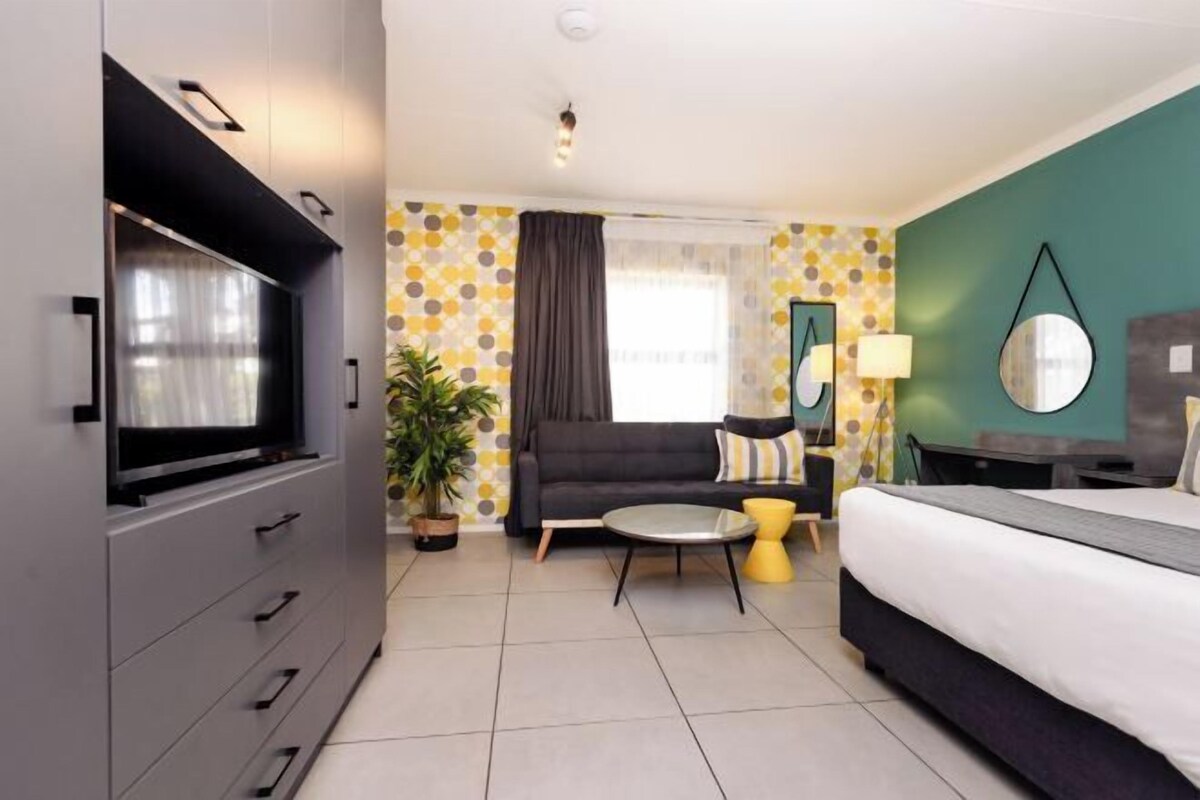 In-room safe, blackout drapes, soundproofing, WiFi (free)