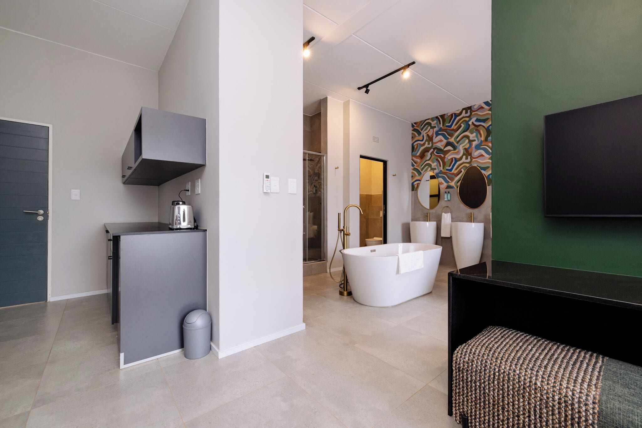 Executive Suite | In-room safe, individually decorated, individually furnished