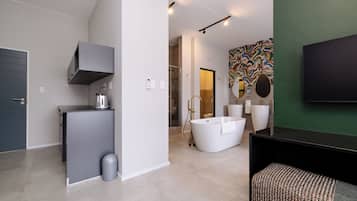 Executive Suite | In-room safe, individually decorated, individually furnished