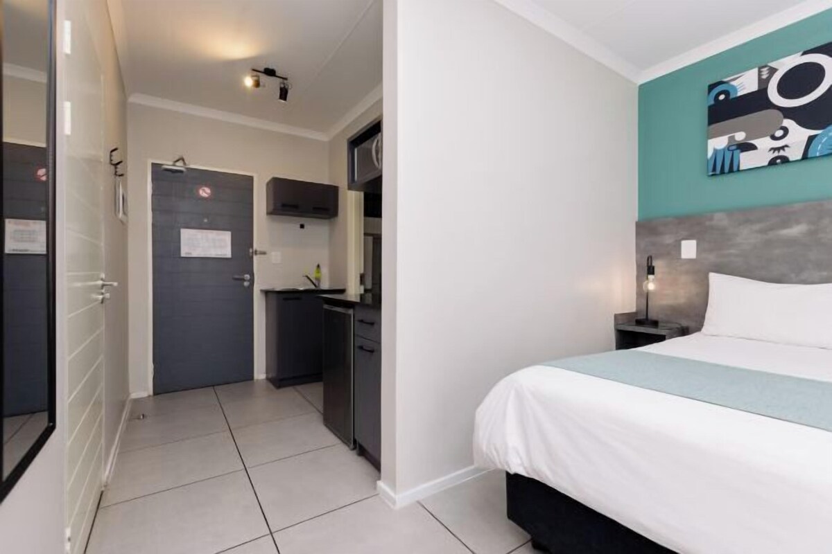 In-room safe, blackout drapes, soundproofing, WiFi (free)