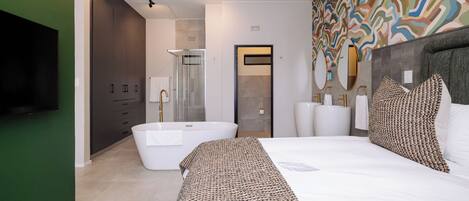 Executive Suite | In-room safe, individually decorated, individually furnished