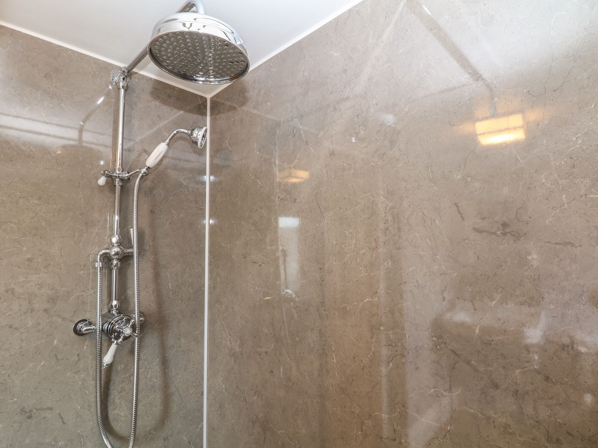Cottage | Bathroom | Shower