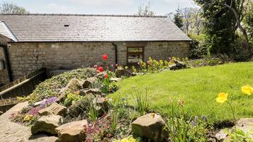 Cottage | Property grounds