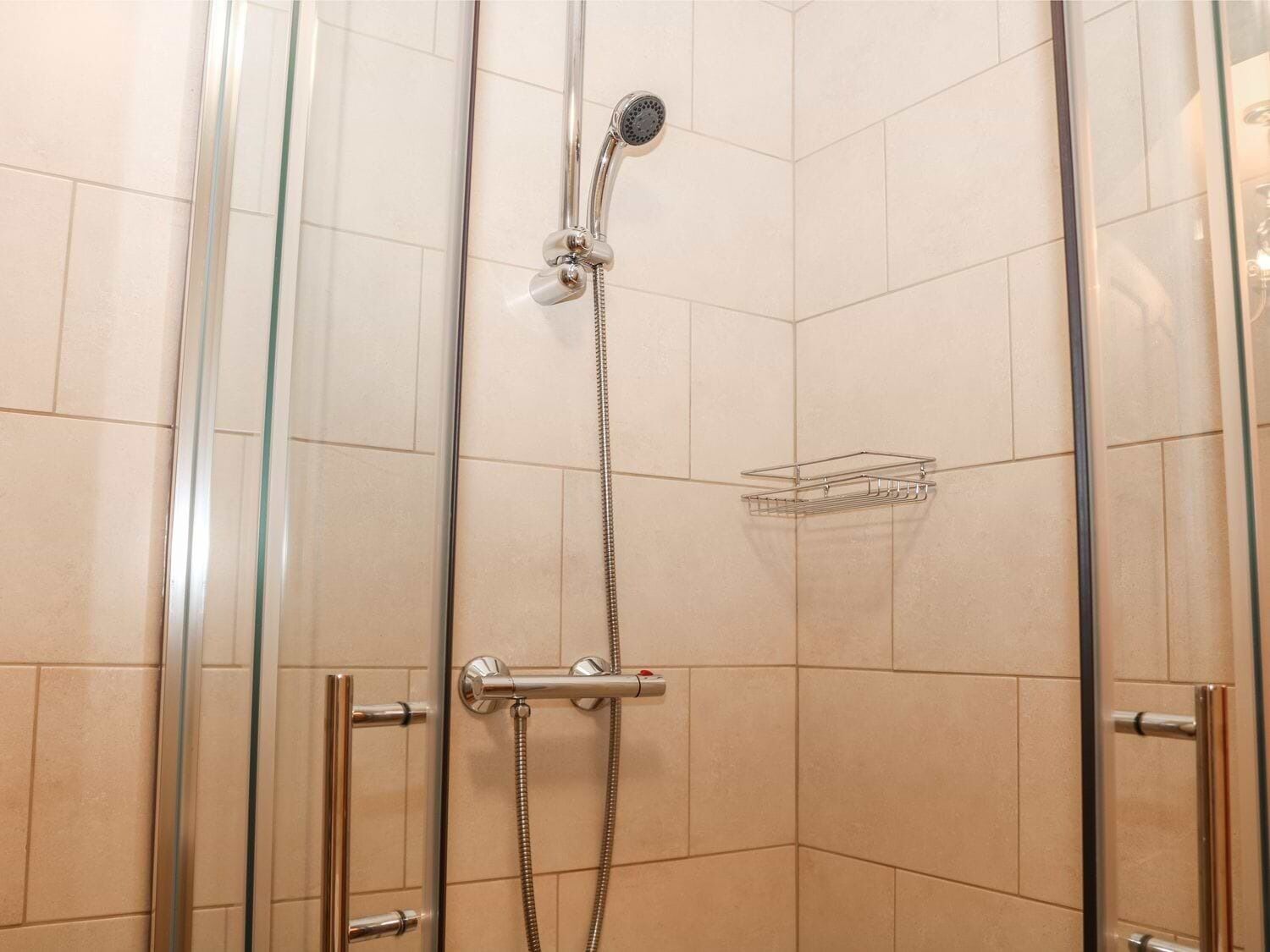 Cottage | Bathroom | Shower