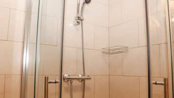 Cottage | Bathroom | Shower