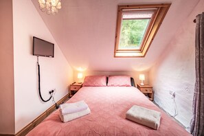 Cottage | 2 bedrooms, individually decorated, individually furnished, free WiFi - Pendre Cottage (Llanfyrnach)