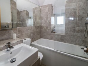 Cottage | Bathroom | Shower